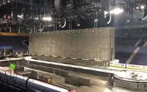 Central screen at Laval's amphitheatre set for U2's video by Films.Solutions