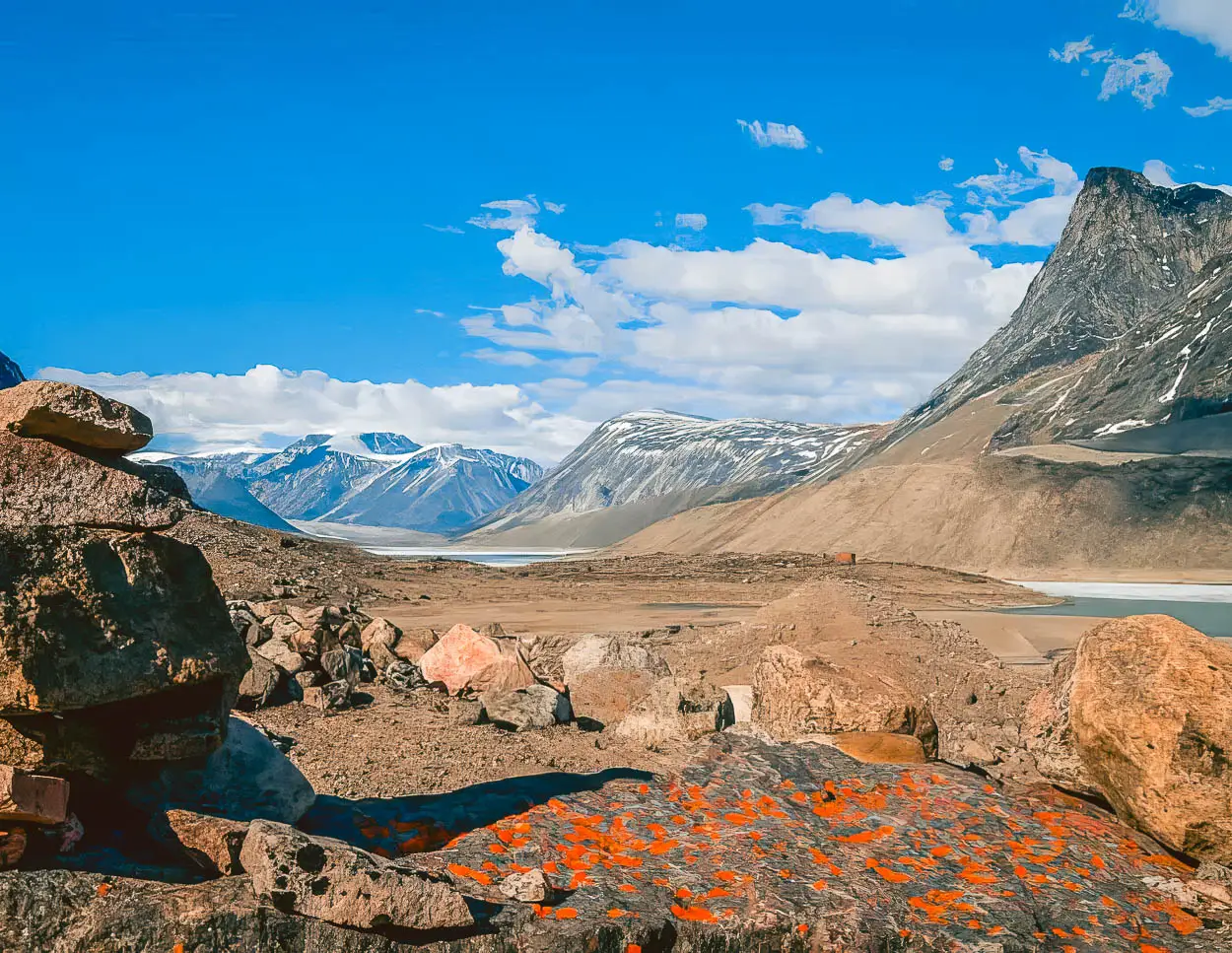 From stunning national parks like Auyuittuq National Park to bustling towns like Iqaluit, Films.Solutions can help you find the perfect location for your film project in Nunavut